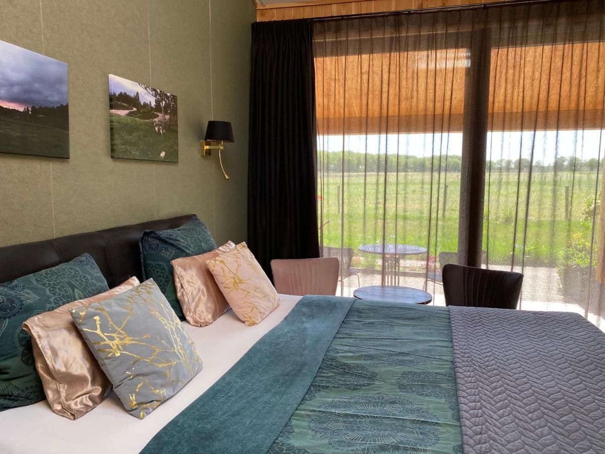 Bed and Breakfast 'T Heidepaleis Garderen Exterior foto