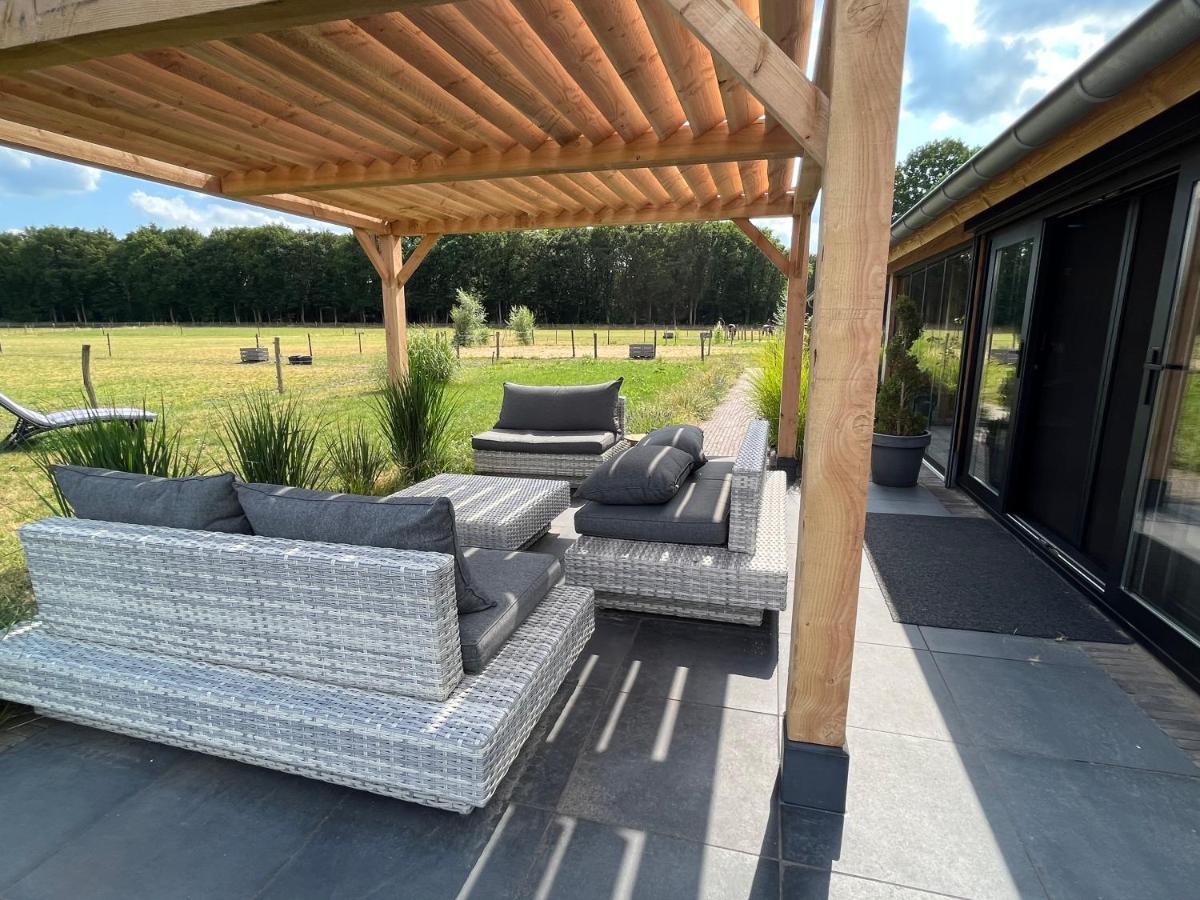 Bed and Breakfast 'T Heidepaleis Garderen Exterior foto